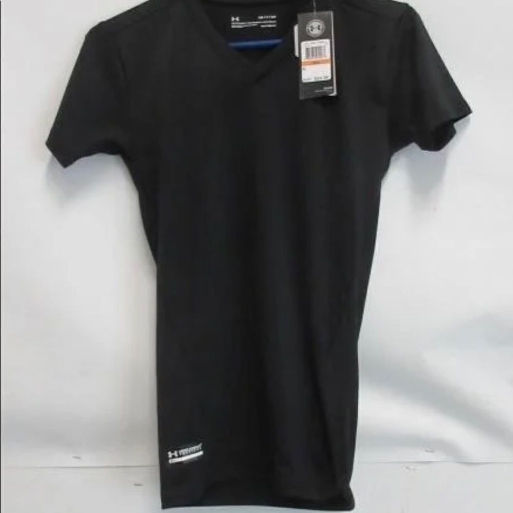 T-SHIRT for men 🖤 NEW 🖤 UNDER ARMOUR 🖤 Man’s shirt 🖤 Size Small